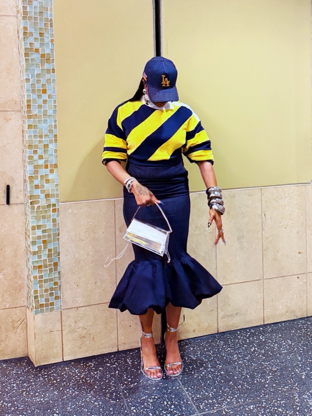 AKIRA Navy Midi Mermaid Hem Pencil Skirt